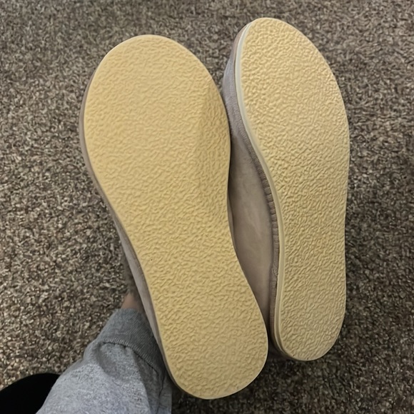 NWOT Celtic & Co. British Shearling Bootee Slippers - Picture 7 of 11